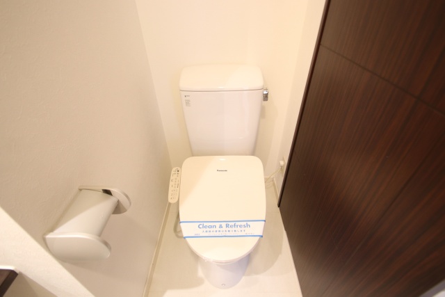 トイレ　※別室の参考写真の為、現況優先です。