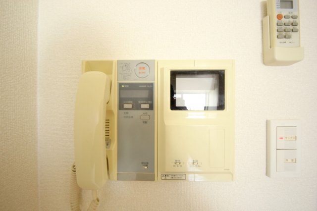 セキュリティ　テレビモニター付きインターホン　エスリード福島駅前