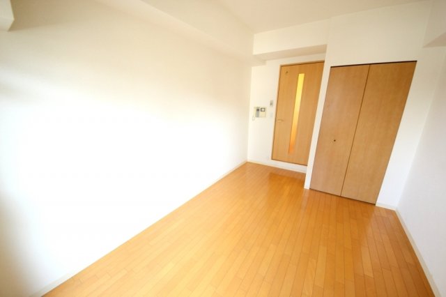 その他部屋・スペース　茶色を基調とした洋室　エスリード福島駅前