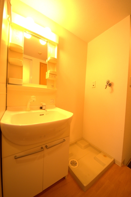 洗面設備　便利な独立洗面台　エスリード福島駅前