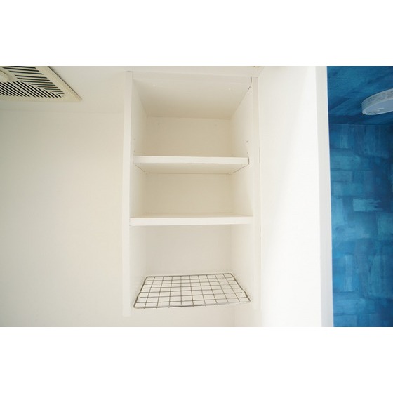 キッチン　キッチン上収納あり