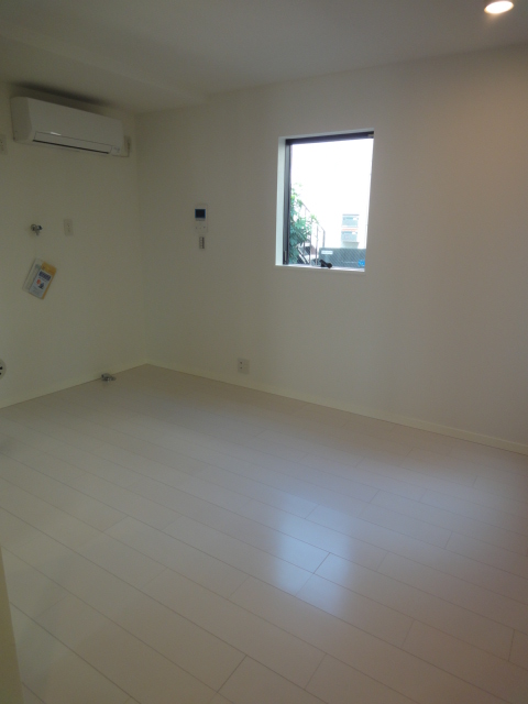 居室・リビング　原状回復工事前（参考）