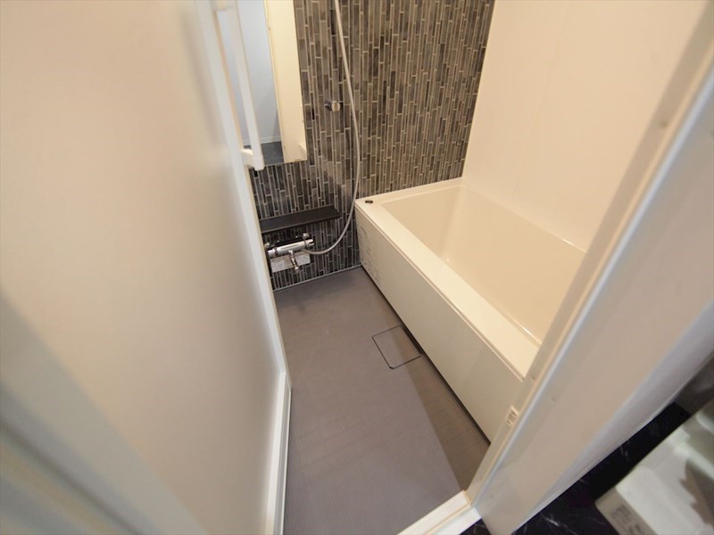 バス・シャワールーム　浴室暖房乾燥機付　追い焚き・オートバス機能付お風呂