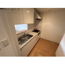 キッチン　システムキッチンはガスコンロ３口です！