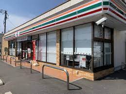 コンビニ　セブンイレブン（コンビニ）まで386m