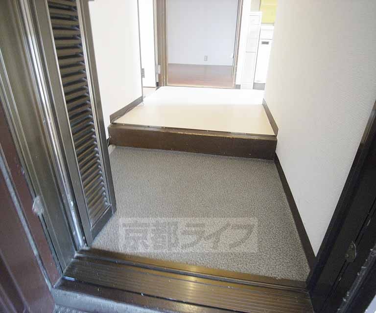 玄関　４０４号室写真です