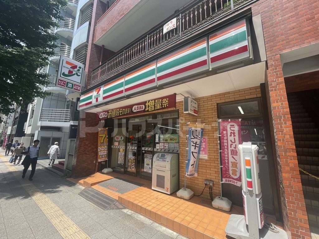 コンビニ　セブンイレブン台東蔵前3丁目店（コンビニ）まで120m