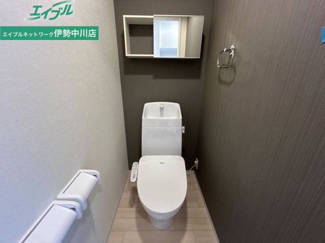 トイレ　同型参考写真