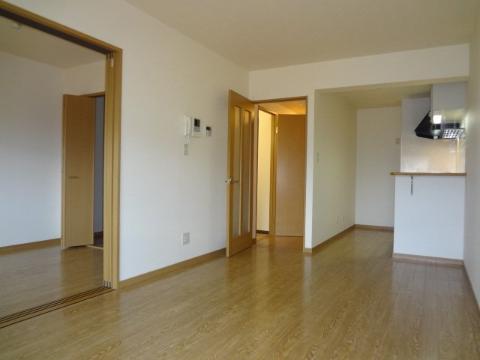 居室・リビング　室内