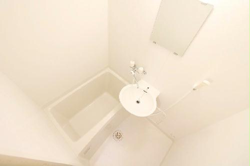 バス・シャワールーム　代表的な間取のため実際の間取とは異なる場合があります