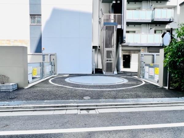 駐車場　車をお持ちの方に嬉しい駐車場付きの物件です