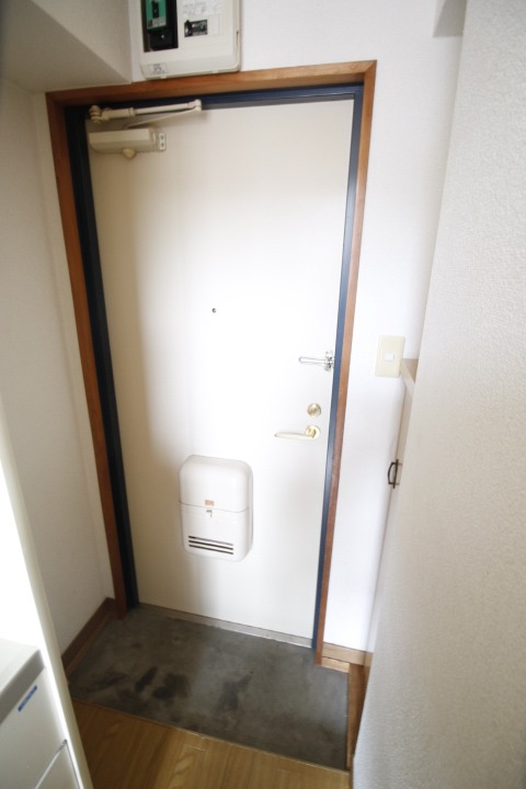 玄関　※他部屋写真使用