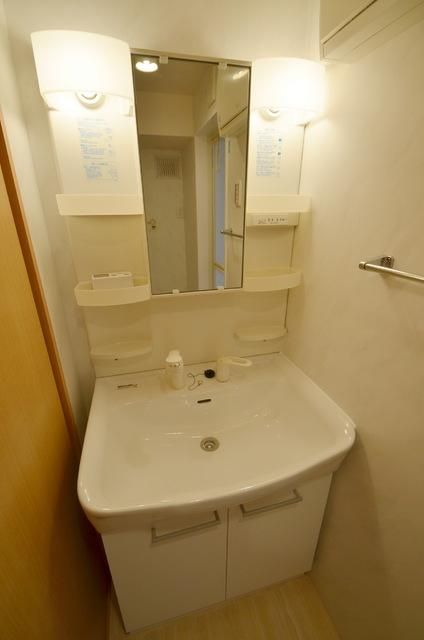 洗面設備　同一タイプ