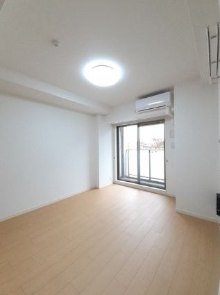 居室・リビング　☆明るい居間☆