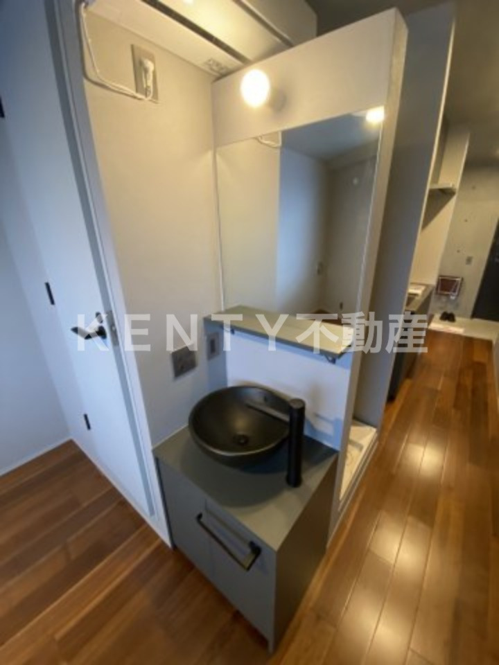 洗面設備　スペースが確保できる洗面所です