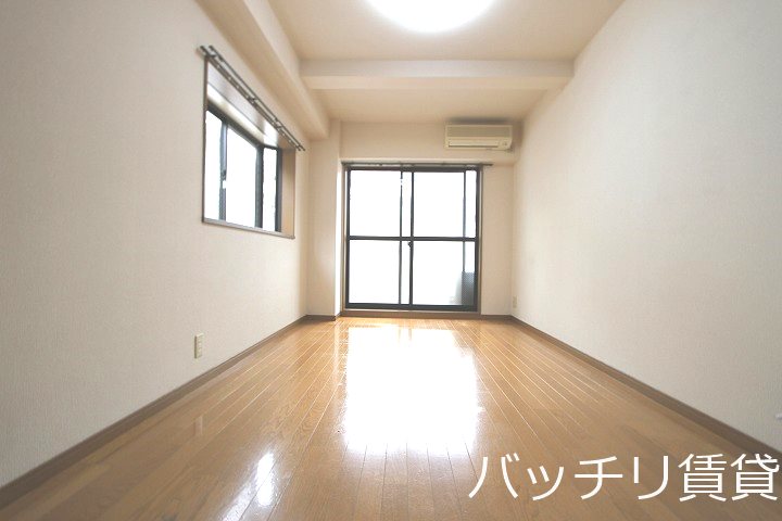 居室・リビング　画像は同型タイプの為、現状を優先致します。