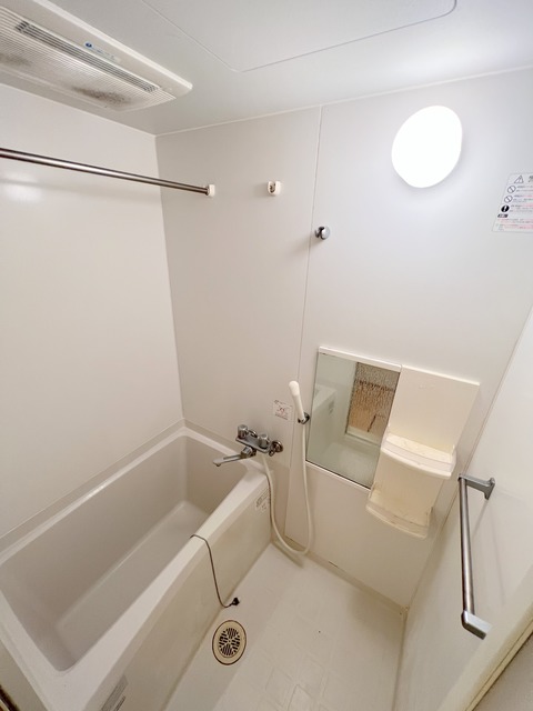 バス・シャワールーム　★浴室乾燥機付きのバスルーム★