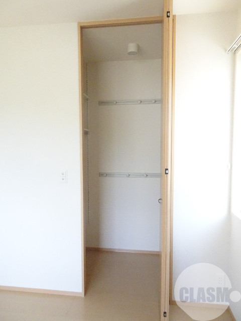 収納　ワンステップクローゼット