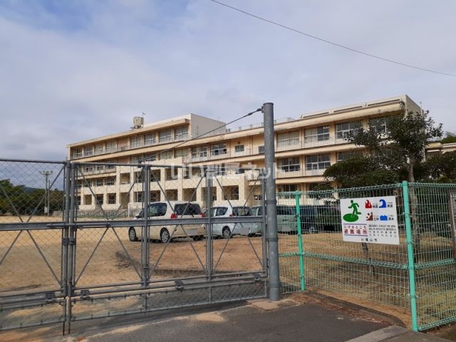小学校　瀬戸小学校（小学校）まで855m
