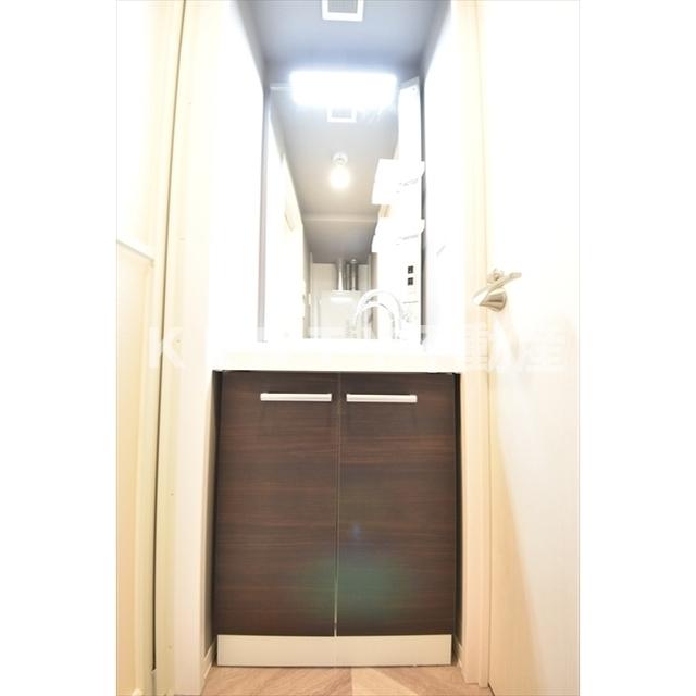 洗面設備　コンパクトで使いやすい洗面所