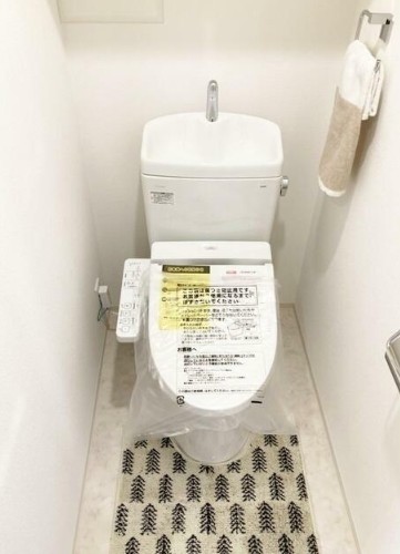 トイレ　別号室参考写真です