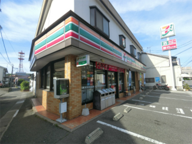 コンビニ　セブンイレブン下関上田中店（コンビニ）まで215m