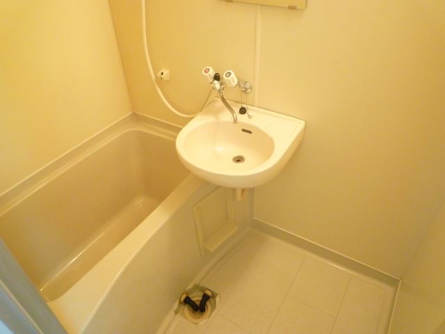 バス・シャワールーム　１日の疲れを癒すバスルーム