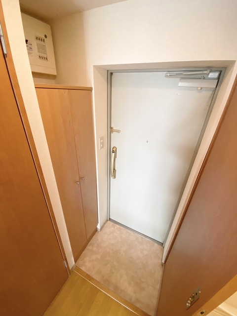 玄関　別部屋参考写真です