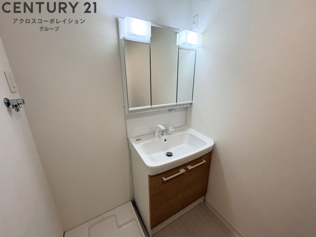 洗面設備　独立洗面台付き！