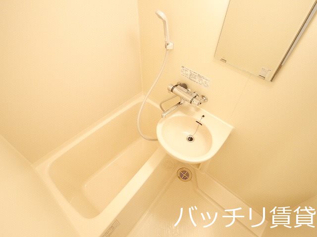 バス・シャワールーム　画像は別号室イメージの為、現況を優先いたします。