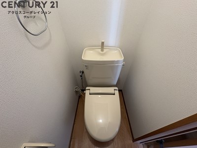 トイレ　バストイレ別です☆