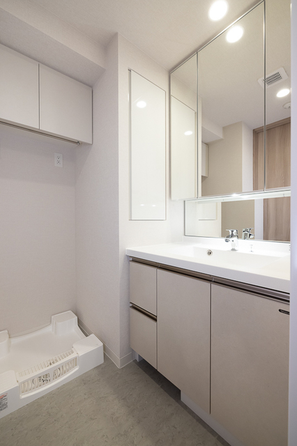 洗面設備　※写真は同タイプ住戸です。