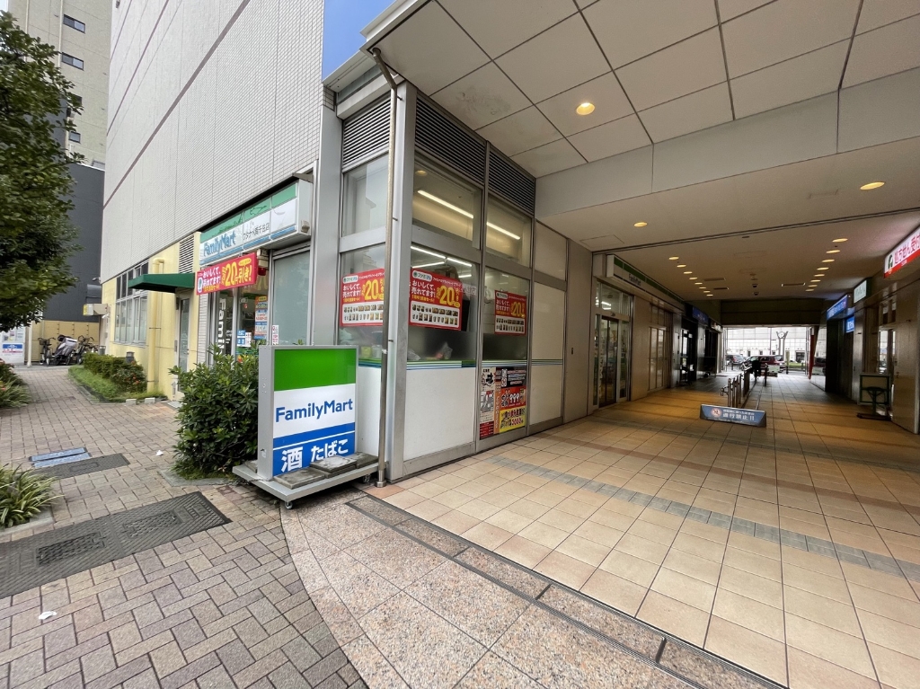 コンビニ　ファミリーマート ワタナベ南千住店（コンビニ）まで216m