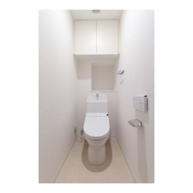 トイレ　※写真は同タイプ住戸です。