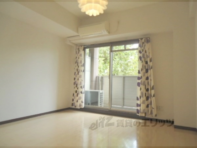 居室・リビング　居室