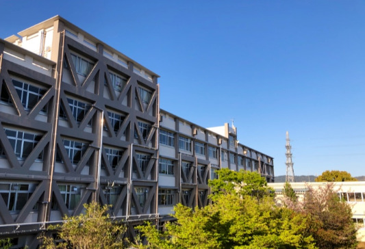 高校・高専　県立奈良朱雀高等学校（高校・高専）まで606m