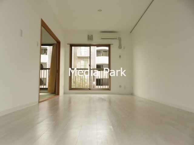 居室・リビング　ファーレ野川