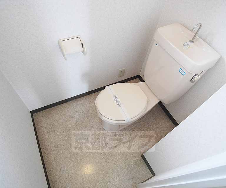 トイレ　シンプルなトイレです