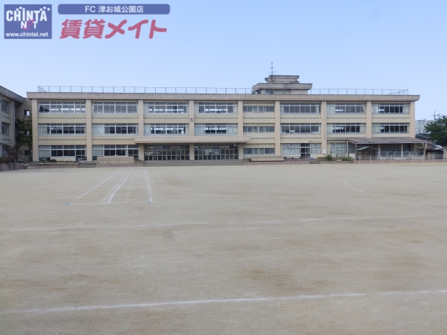 小学校　津市立養正小学校（小学校）まで100m