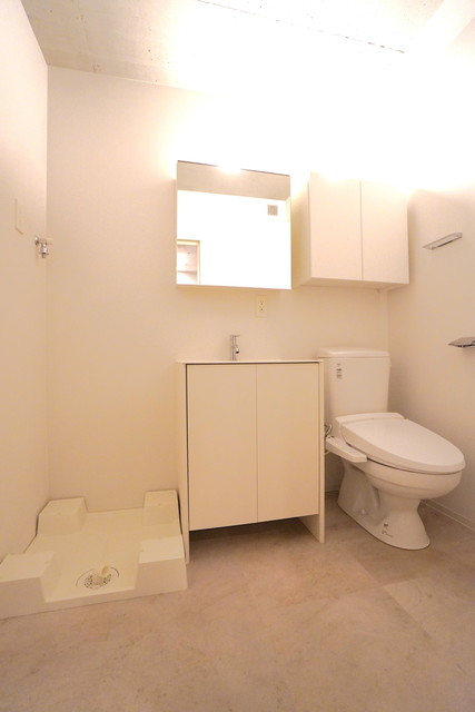 洗面設備　※写真は同タイプ住戸です。
