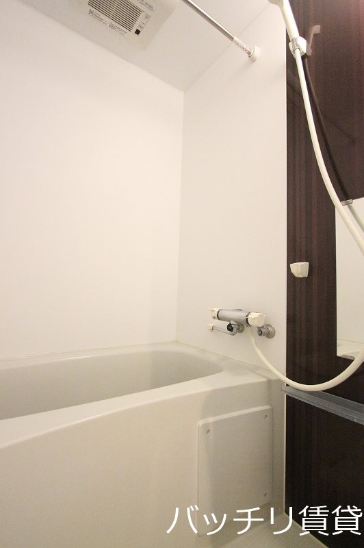 バス・シャワールーム　同型タイプの為、現状を優先致します。
