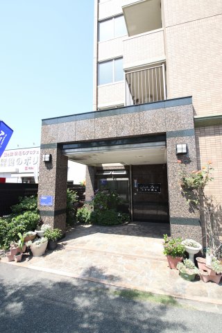 エントランス　建物の内部です