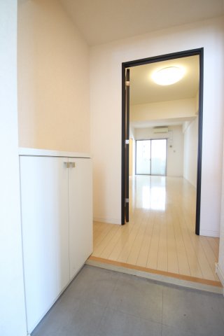 玄関　ゆったりとした玄関です