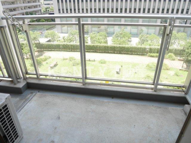 バルコニー　お洗濯にも便利なバルコニー付き