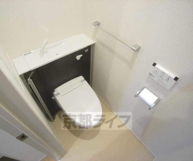 トイレ　ウォシュレット付きです。