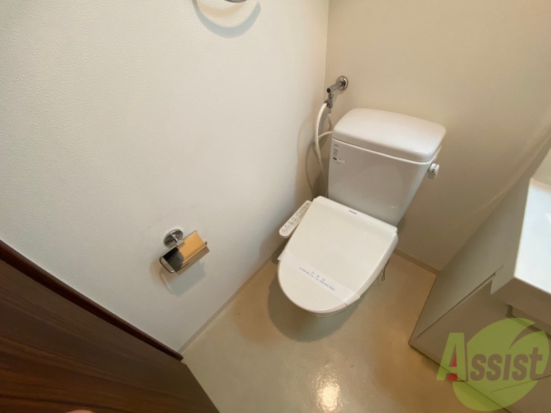 トイレ　トイレです。ウォシュレット付を探している方、おすすめです。