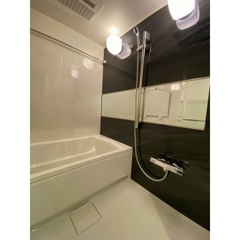 バス・シャワールーム　コンパクトで使いやすいお風呂です