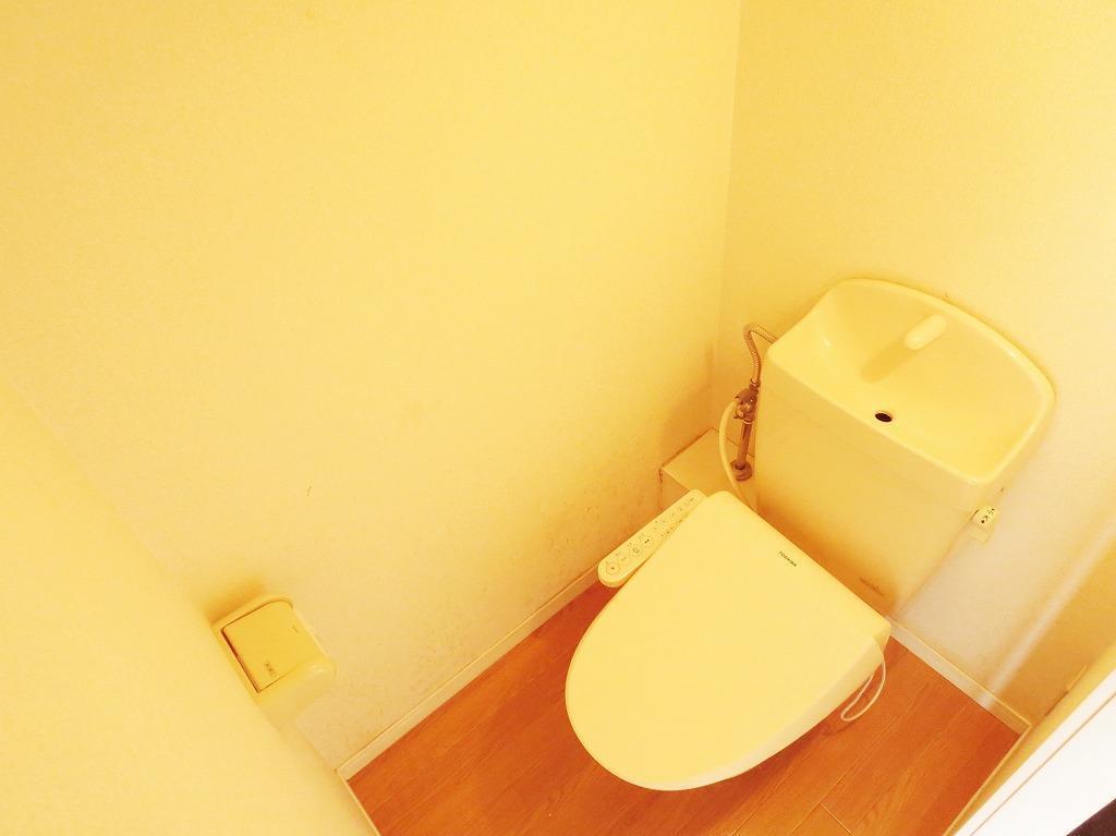 トイレ　温水洗浄便座！※同タイプ