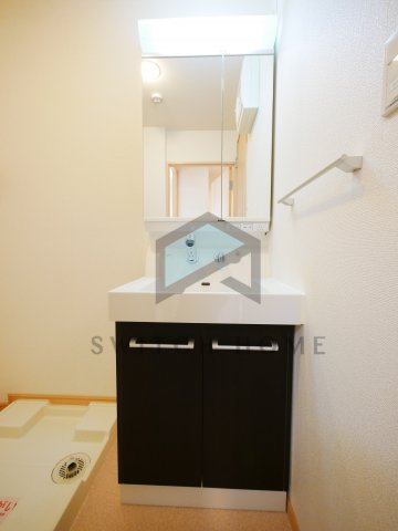 洗面設備　使いやすい独立洗面台です