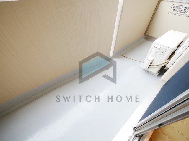 バルコニー　開放的で明るい空間を演出してくれるバルコニーです